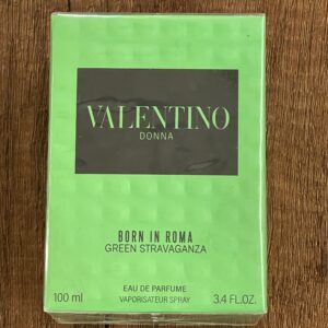 Valentino Donna Born in Roma Green Stravaganza للنساء (Miror with box)