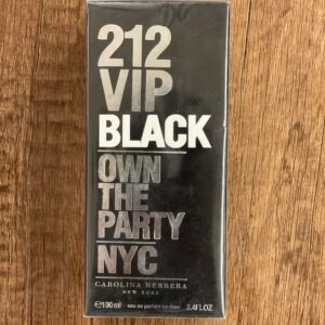 212 VIP Black Carolina Herrera للرجال (High Coby)