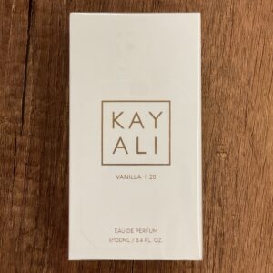 Vanilla | 28 Kayali Fragrances للجنسين(Miror with box)